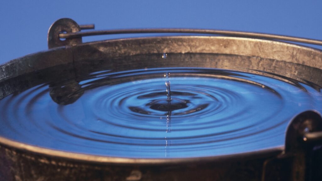 banho de balde cheio